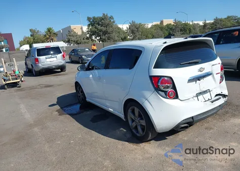 2016 Chevrolet Sonic Rs Auto из США, поврежденный, VIN 1G1JG6SB2G4102011